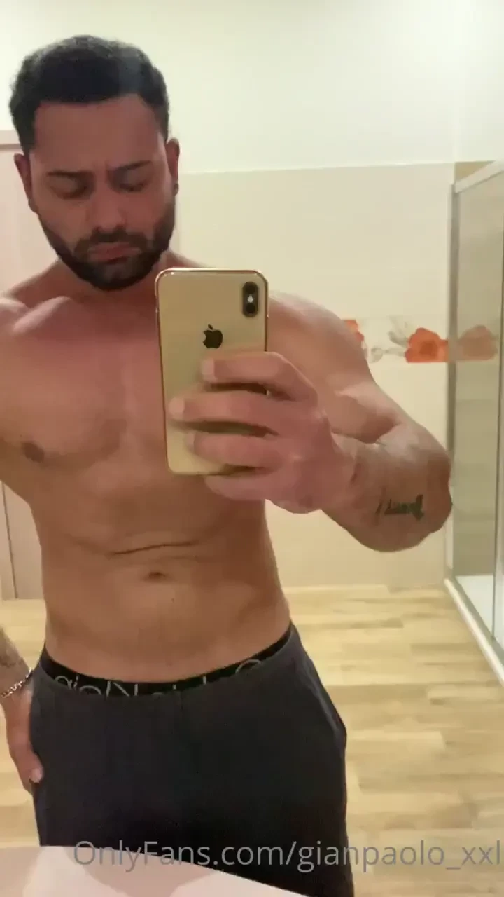 Tip 30 if u would like see my heavy naked workout in the gym 