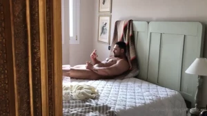 I woke up so horny i would like to show you my cum so dm me for custom