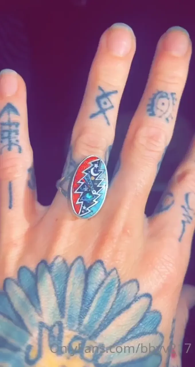 Scratch everything i said if someone sends me 320 for this ring you 