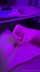 Mmeow cums everywhere