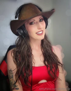 I m livestreaming right now in this silky lil red top with no bra can