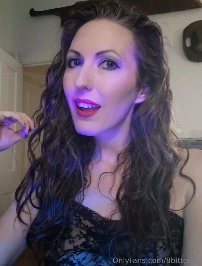 Hello i m live on twitch amp youtube right now i d love it if you d 