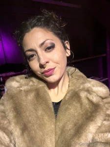 Who will pay my expenses tonight so i can have fun and all the men can