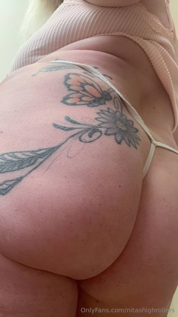 Pull my g-string with your teeth 