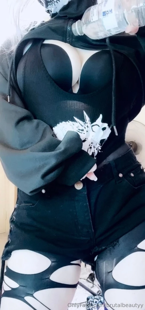 Oh yeah i sent my rebillers a little tease vid so if that s you don t 