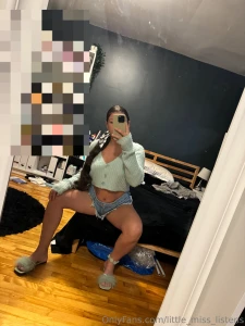 Which one of my poses do you guys like the best 1 - 2 - 3 - 4 leave ur part 1