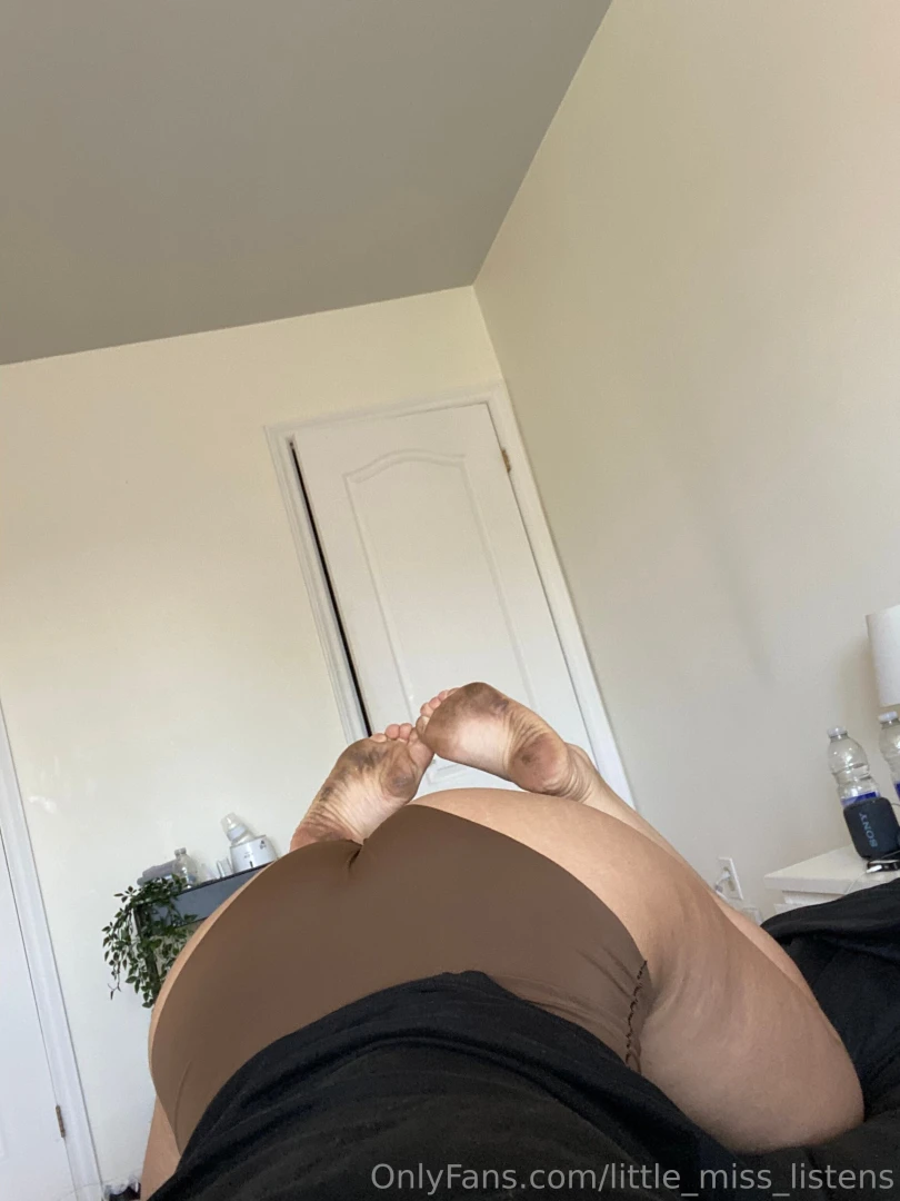 Which one of these pretty little dirty feet pics pics do you like the part 1 