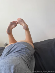 My floors were so messy but i usually like to broom and clean barefoot part 1