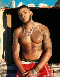 200 followers if i can get 200 likes on this post i will go live for