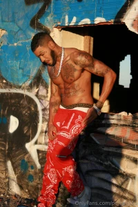 200 followers if i can get 200 likes on this post i will go live for part 2