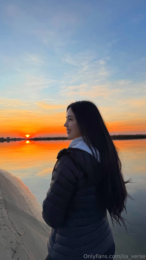 Yesterday i waited for a moment to see the sun disappear behind the 