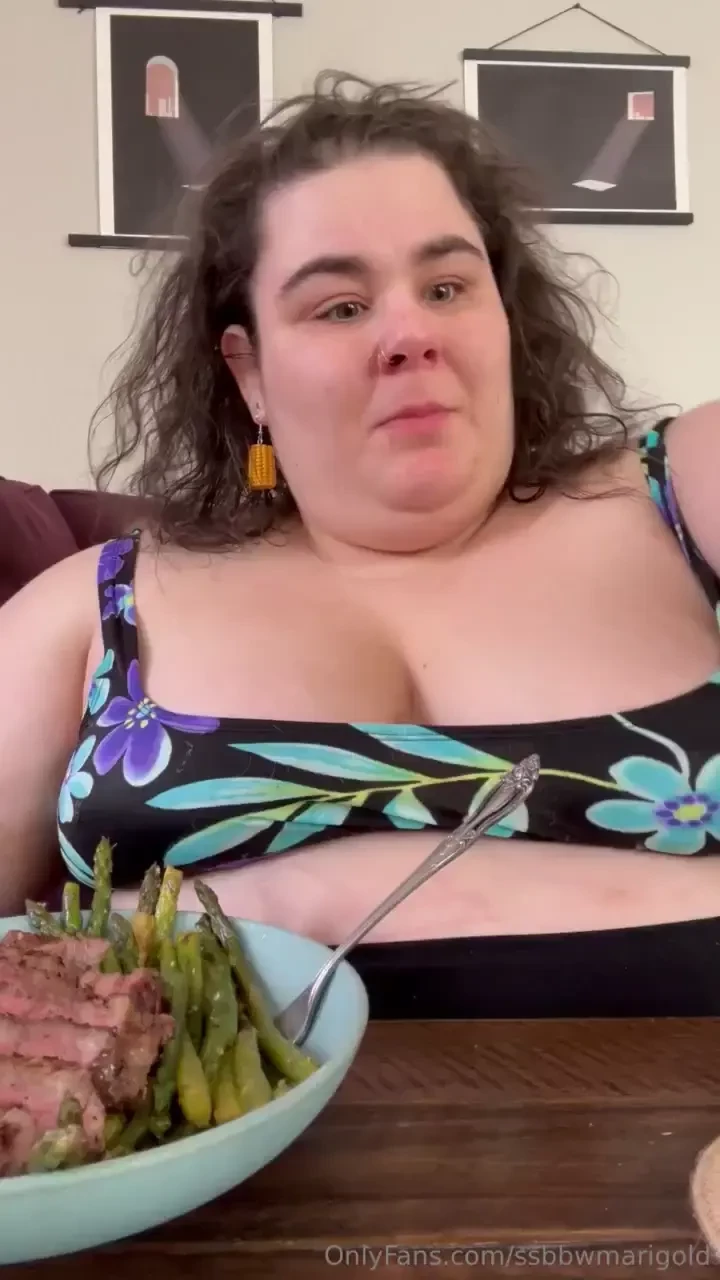 Eating a big fat juicy steak on my floor this is from almost a year part 1 