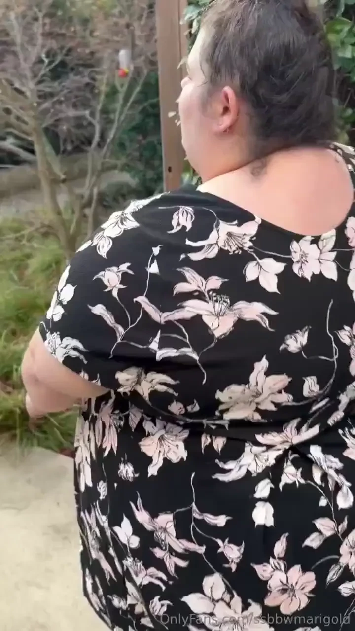 I don t move very much i m a fat lazy gluttonous pig when i do move it 