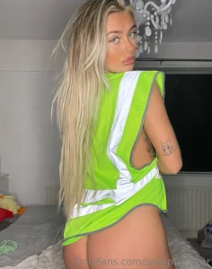 Ellienutts has got the hottest content p s shes also a plaster