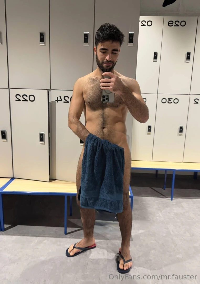 Want to see me without a towel then this is the place for you 