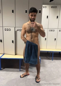 Want to see me without a towel then this is the place for you