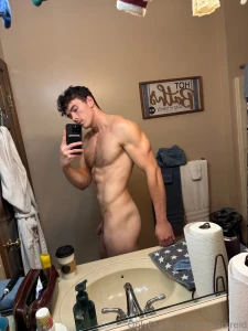 Merry christmas eve here s some post leg day pics part 2