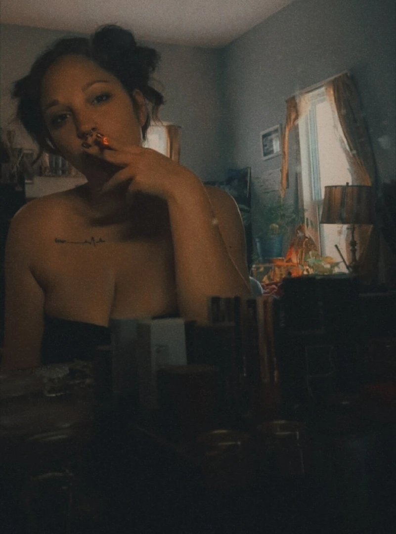 It feels criminal to be so bored on a friday night keep me company 