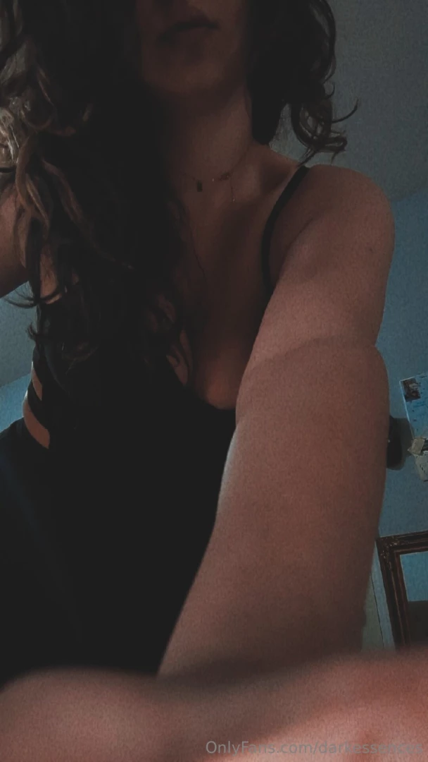 Do you like my outfit baby talk to me tell me how much you like it 