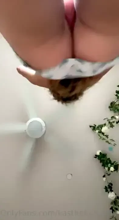 Giving you guys a special view while i make tik toks 