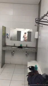 My divine body must be seen naked by everyone in the gym