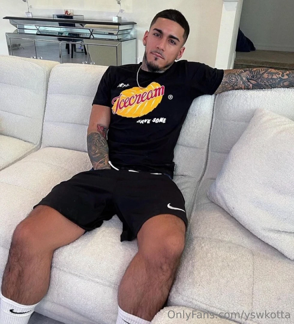 You re too social media for me baby 