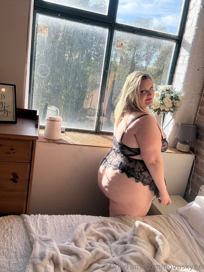 Warning i m a handful 