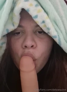 Video 2 43 min mamada bajo las sabanas a mi dildo como si fueras t