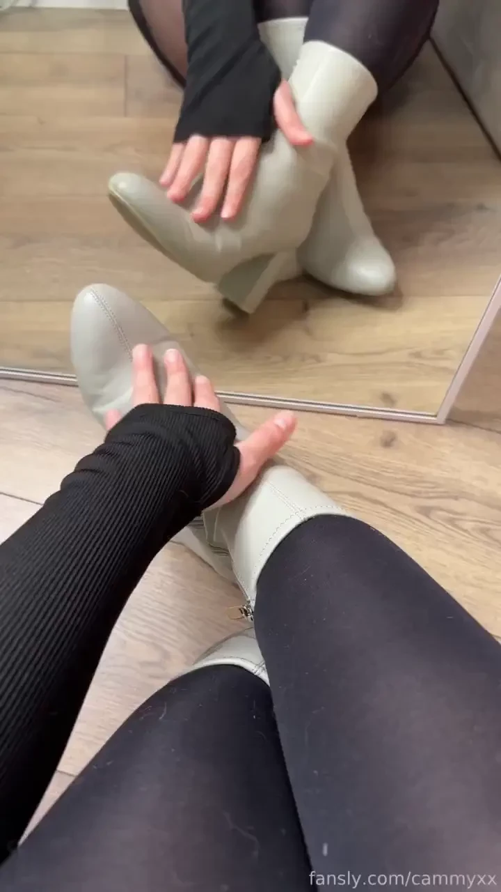 Hmm does this outfit look good on me heels new blonde sexy tights 18 