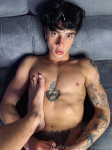 Quanto mi piace calpestare questi etero tatuati con i muscoli mettete