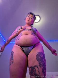 Oh wouldn t you just love to be crushed by me part 1