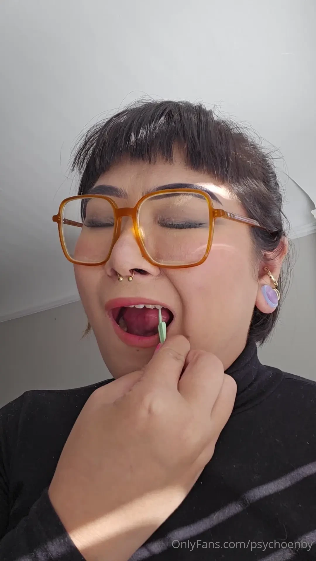 Vore role like this post to receive extra vore content in your dms 