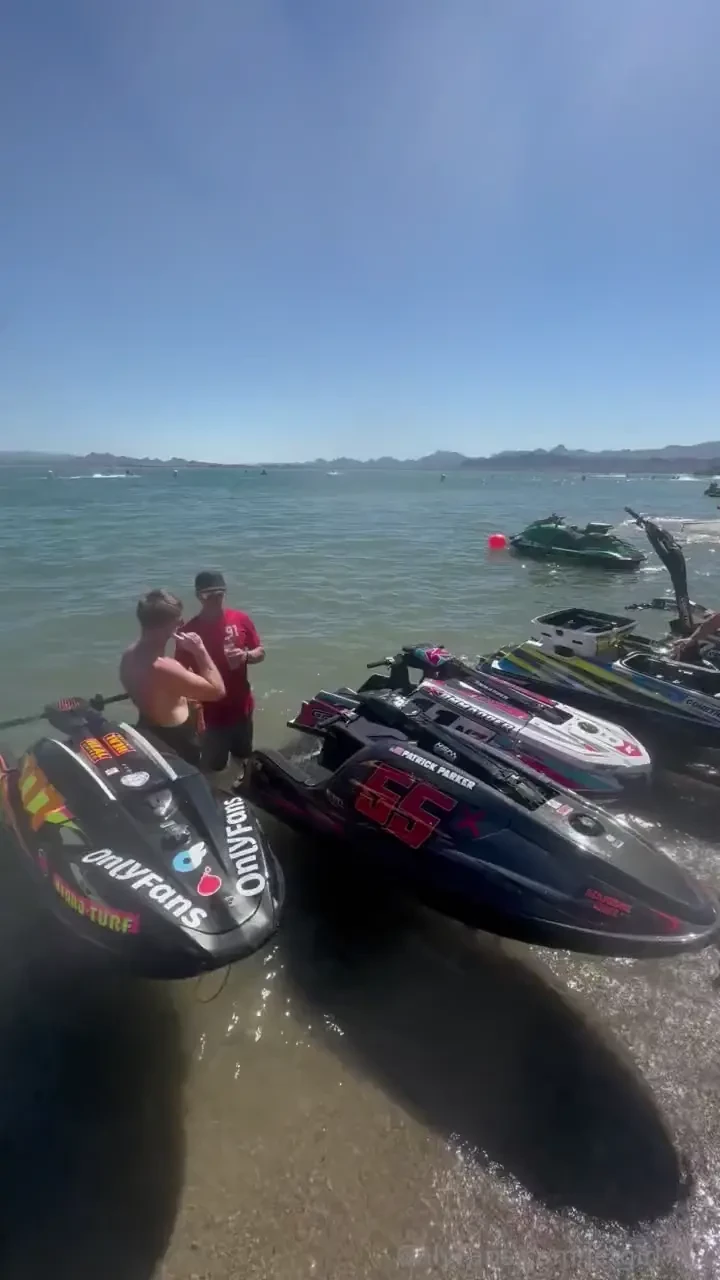 Jetski racing baby 