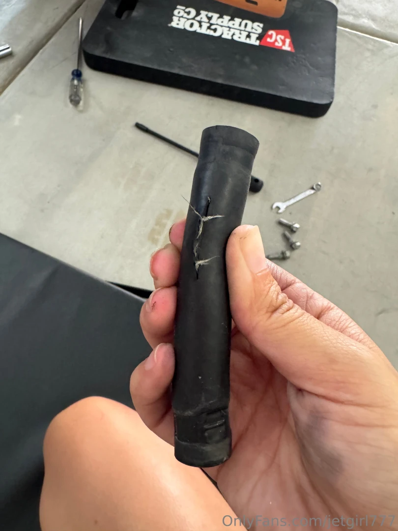 And thiiiiiis is why i check my stuff regularly this slit hose could 