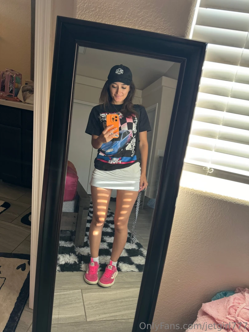 I only document days i dress like a girl what racer has the coolest 