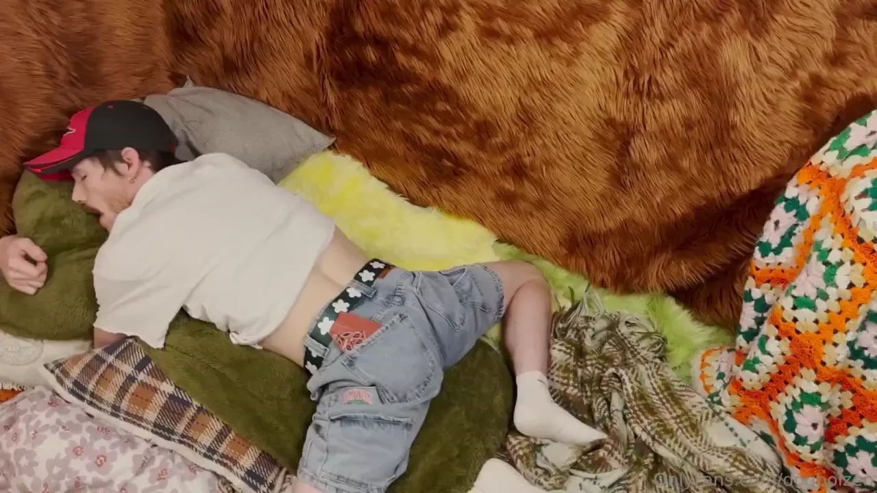 Plush playground humping and sniffing my pits 