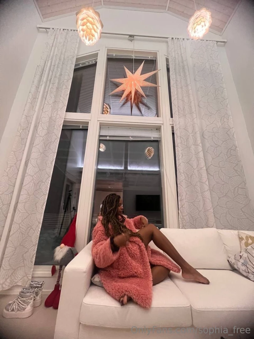 I m waiting for you daddy go check my vip page sophia_lins 