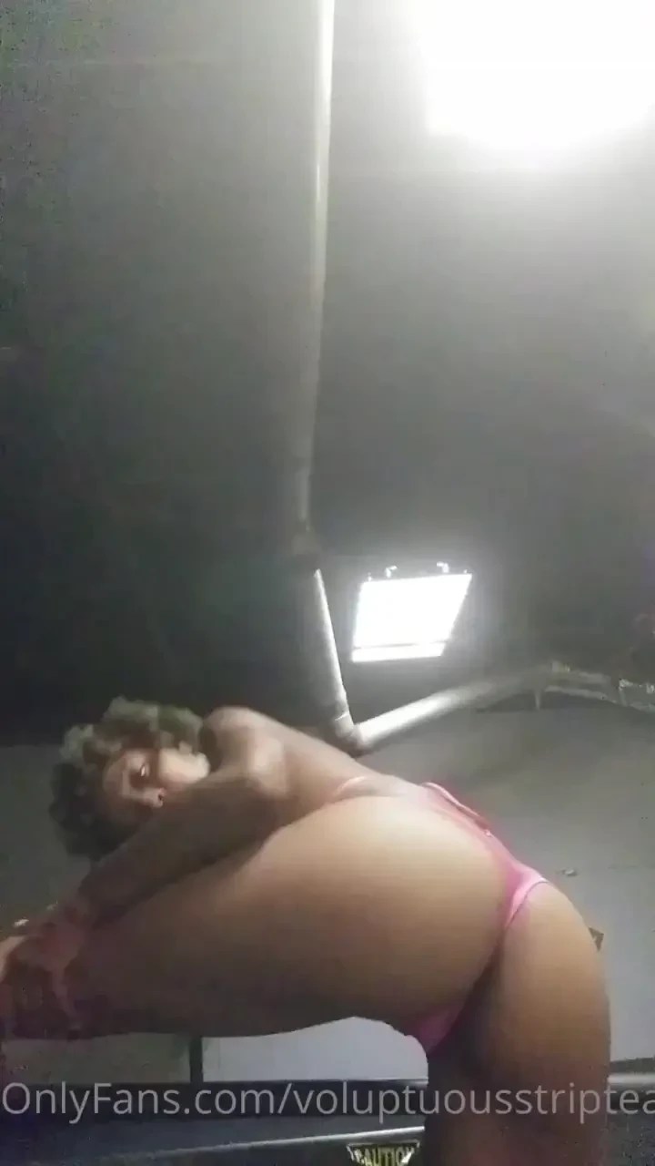Nittylivetv said are you ready for her striptease tip 3 for full clip 
