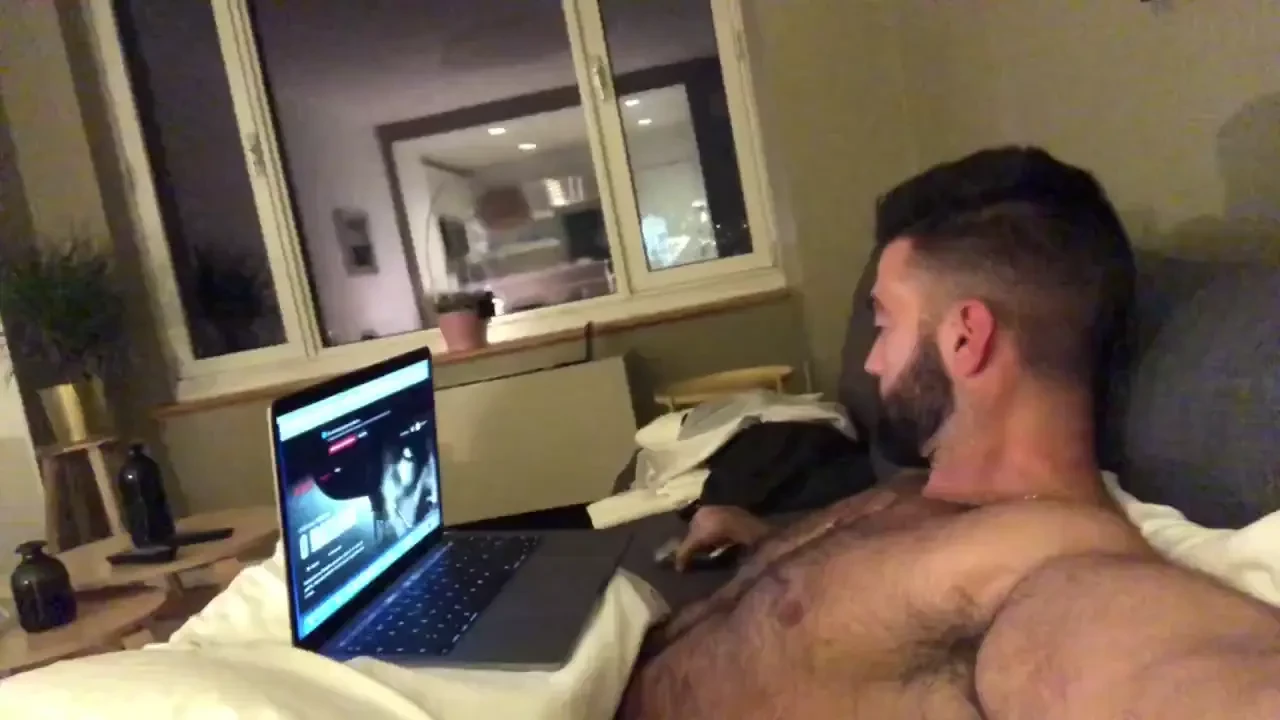 Black fridays and netflix present d o moments - 