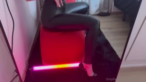 Vid o entiere il jouit sur mes louboutins full video he cums on my