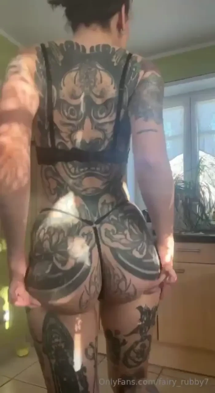 How do you like my ass i want you to either spank me or kiss me 