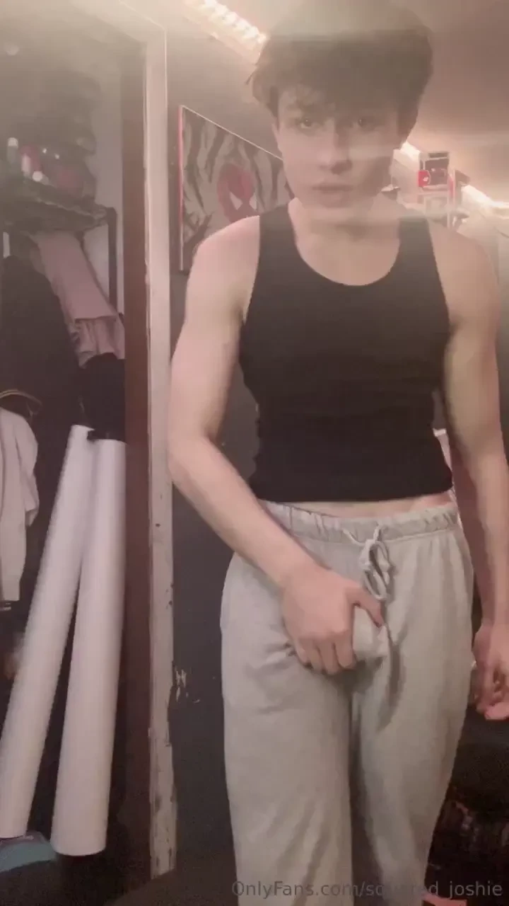 They say grey sweatpants makes them stare did i get your attention 