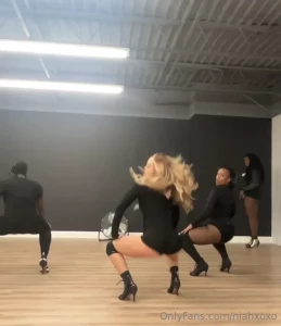 Cause you know i need your bodyyyy