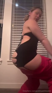 I really love shaking my when im drink who wants to play