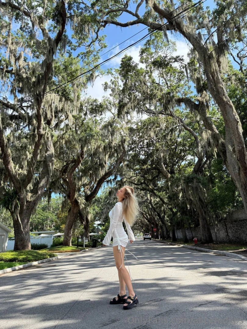 Which color do you think suits me better white or black 