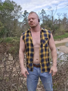 Dropping trou down at the riverbend need warm strong hole to milk me part 1