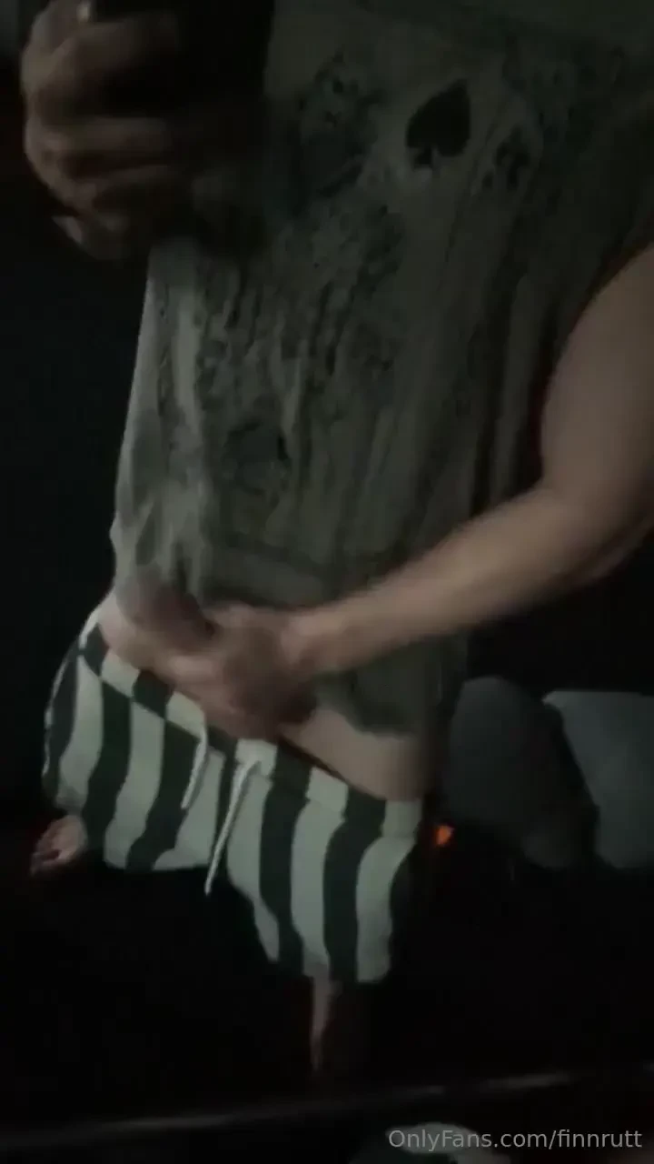 Couldn t help blowing a load at the gym short and longer version for part 1 