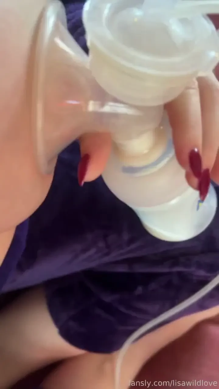 Started my morning pump how much do you think i pumped i ll tell you 