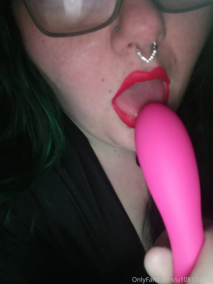 My new toy wanna listen while i play part 1 