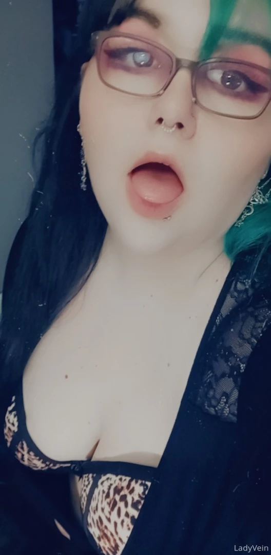 Ladyvein is back and horny af my darlings ill be putting up new part 1 